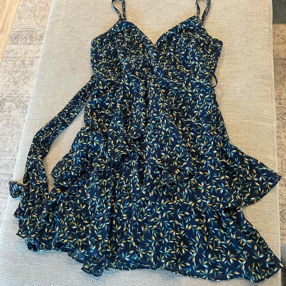 Juniors French Kiss spring/ summer mini dress in Size L. Black with pink floral